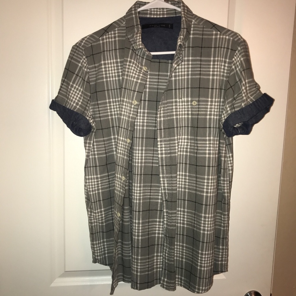 Casual fitted button up